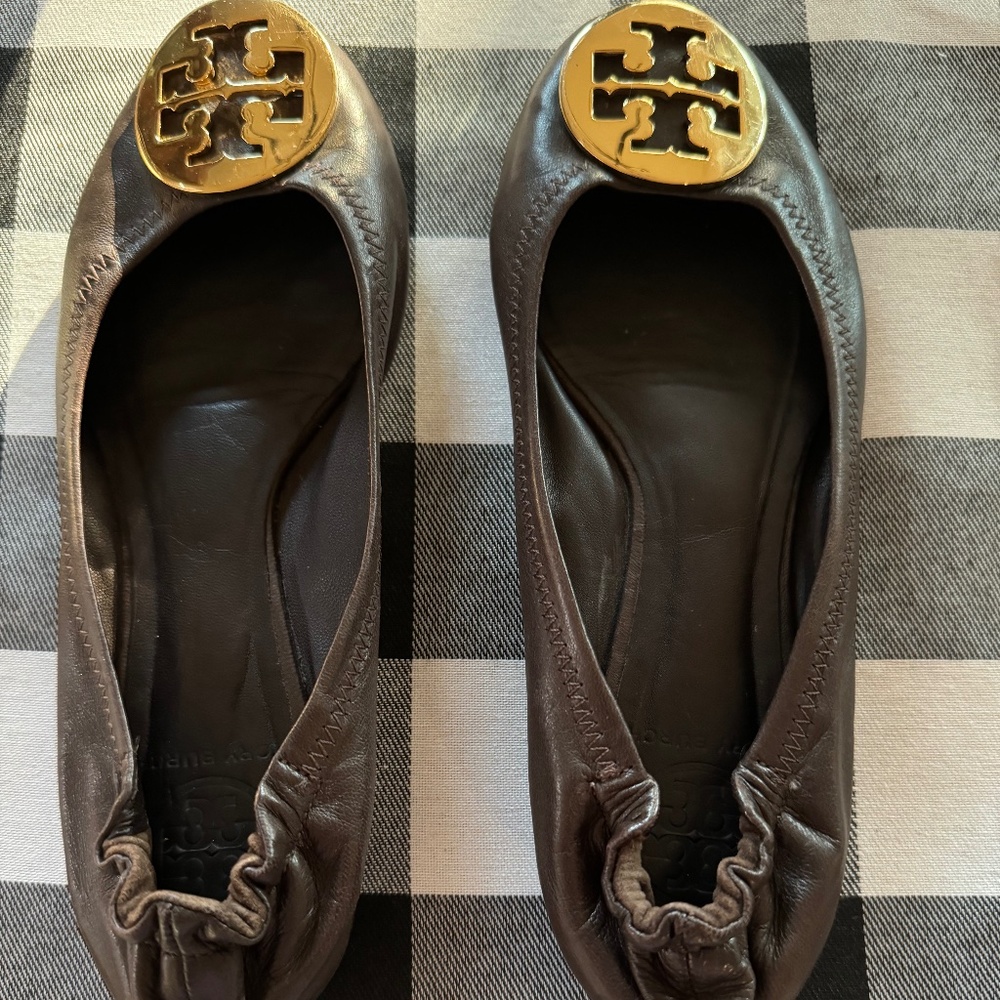 Tory Burch Minnie Travel Size 6 Brown Leather Ballet Flat with Gold Emblem